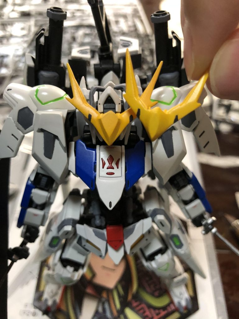 右が初期の角で少し歪んでる気がしていたので作り直しました