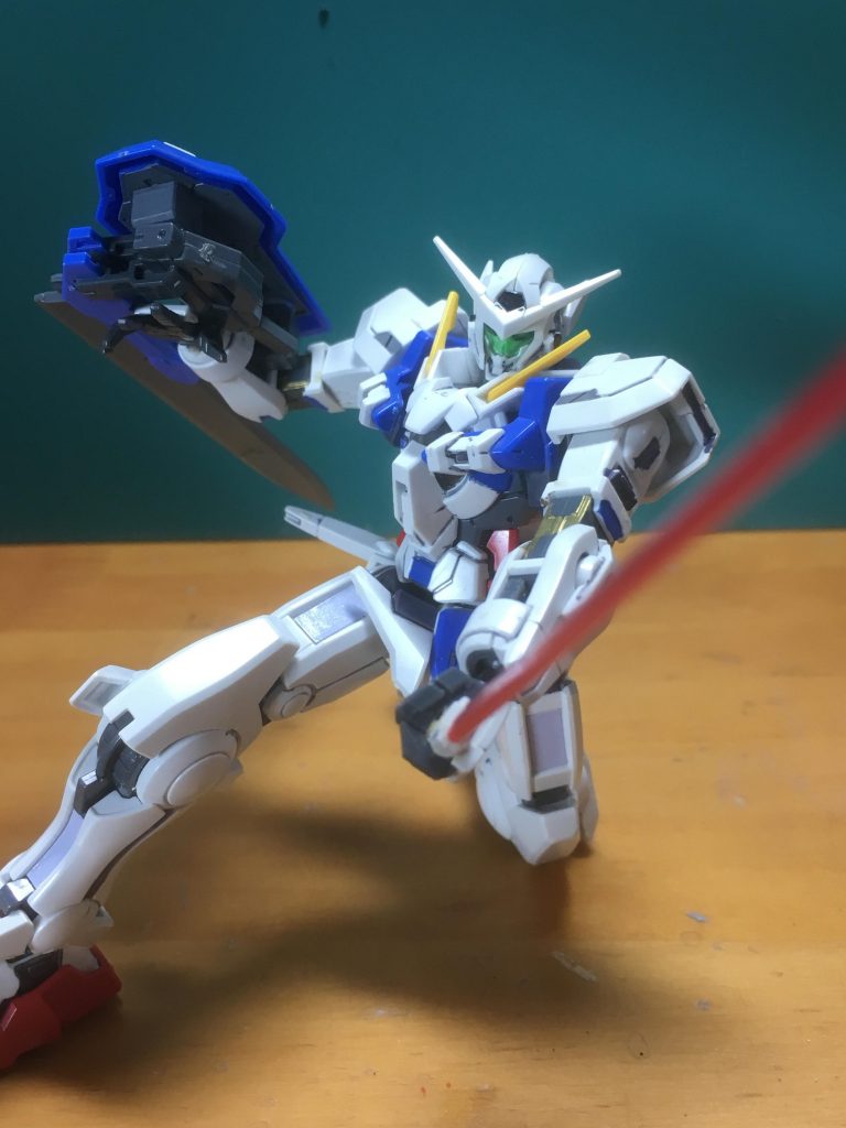 　前掲の写真にあるGNブレイド2振り、GNソードとシールドも製作。シールドのみハードポイントを外さないと装備できないので注意です。