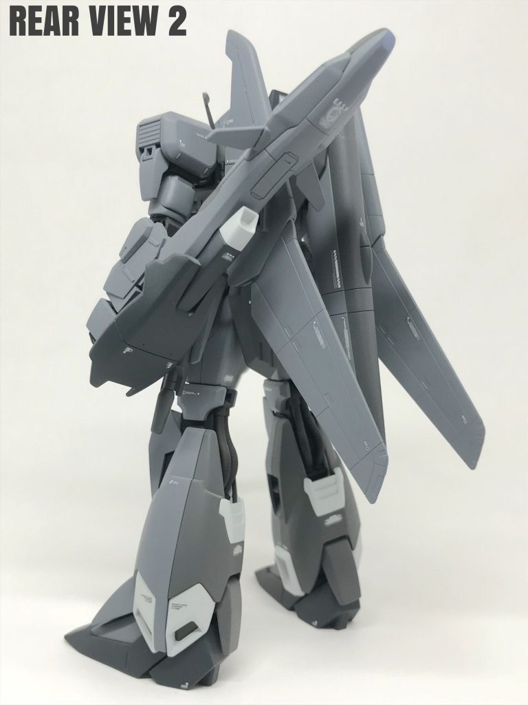 ゼータ系、デルタ系はウィングのある
後ろ姿がカッチョいいですね〜
グレー系塗装がスパルタンで実に自分
好みであり、実在の航空戦闘機を彷彿
させる様で実に良いですな〜  ♪(´ε｀ )