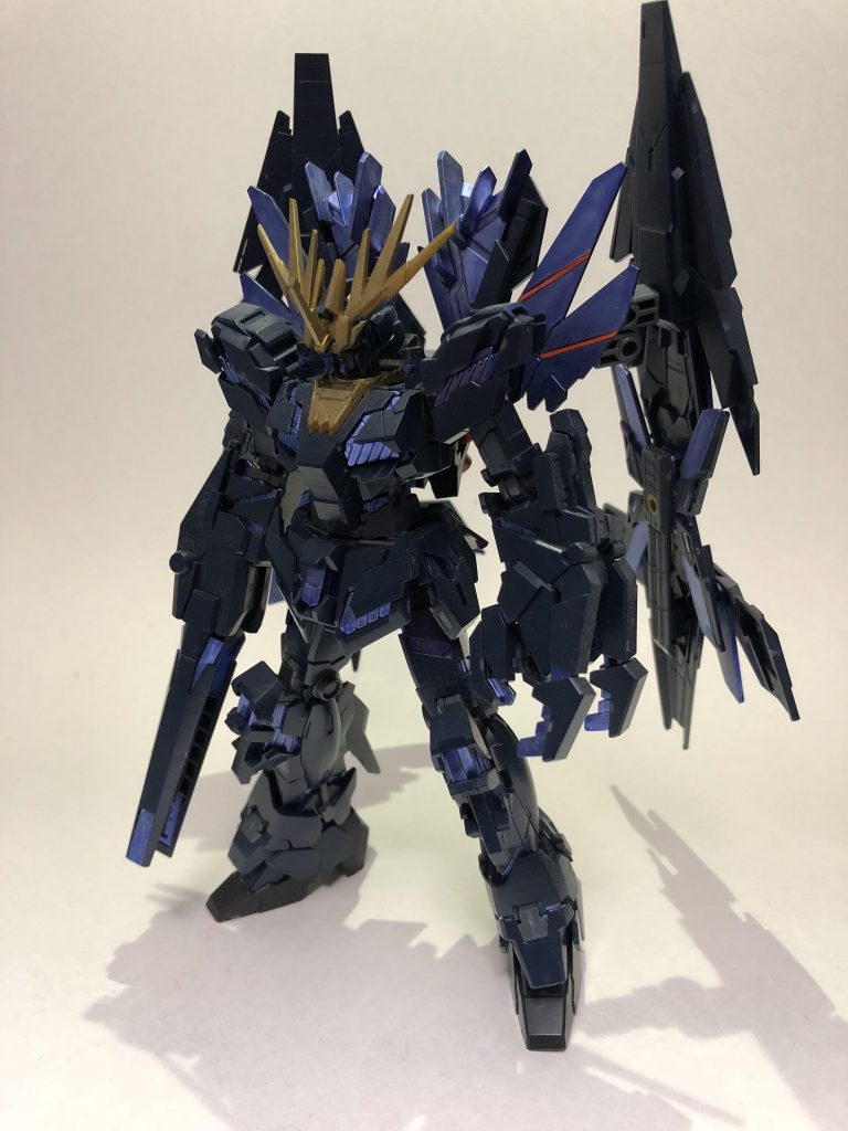 アップにすると塗装の雑さが見えますが遠目に見たらマシに…笑