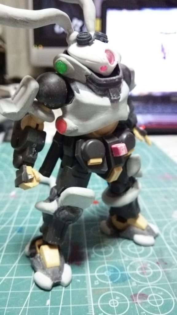 パテをモリモリ。