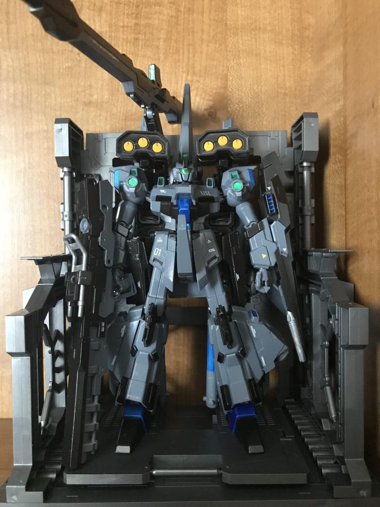 正面から見ると青と緑と黄色とプロトタイプをイメージする割には色多いですね笑
緑のところは青色に変えるべきでしたね
あとは黒が濃すぎたかも...笑