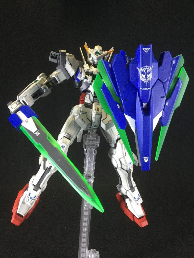 バスターソードを変形させ、ソードとシールドに
ソードビットは全て展開可能です