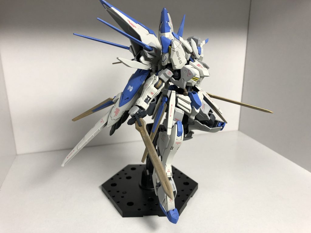 そして、塗装後デカールペタペタ貼りました。貼りすぎた感があるのですがこんなもんかなって…笑