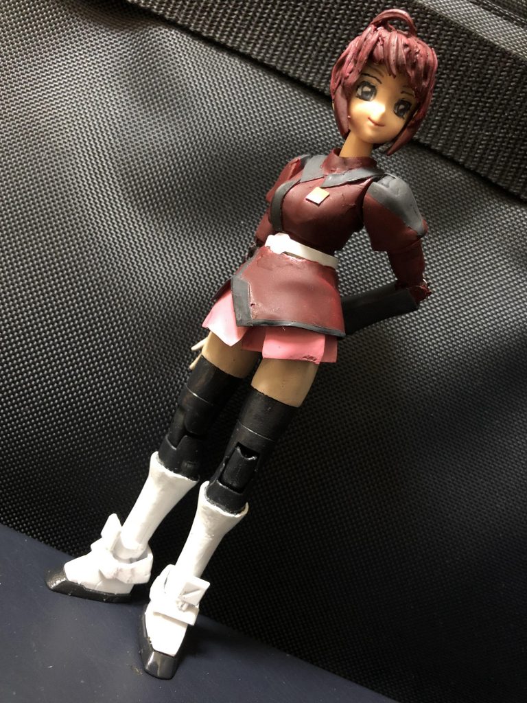 ozy「どうかね？コレはサカイ・ミナト氏が自身の趣味で開発した“すーぱーふみな”を、我がザフト軍のエースパイロット“赤服”の一員である、“ルナマリア・ホーク”をモデルに仕様を変更したものだ。なお、装備はザフトの新型MS、ガナーザク・ウォーリアに準拠させている。
いかがかな？ん？イザーク。何か言いたげな様だが...。」
イザーク「.....！いやまさか、この様なMSが開発されるとは...！」
ディアッカ「ひゅー！グ〜レイト！で、コレに誰が乗るんだい？隊長さん。」
アスラン「いや待て！この仕様、以前にネットで見た事があるぞ！盗作じゃないのか！？」
ニコル「...アスラン、そういう事、妙に詳しいね...。」
「ふふふふ。これが人の夢！ 人の望み！ 人の業！ まあ、人と言うか、”紳士の“であるがな。
そうだな、アスラン。元ネタはもちろん別にあるよ。今回はその元ネタを拝領して、色々チャレンジした訳だ。盗作疑惑？それが誰に解る？ 何が解る!? …解らぬさ！ 誰にも！」 
アスラン「.....いや、解るだろ...。」
ニコル「やめるんだアスラン！話が先に進まないよ！」