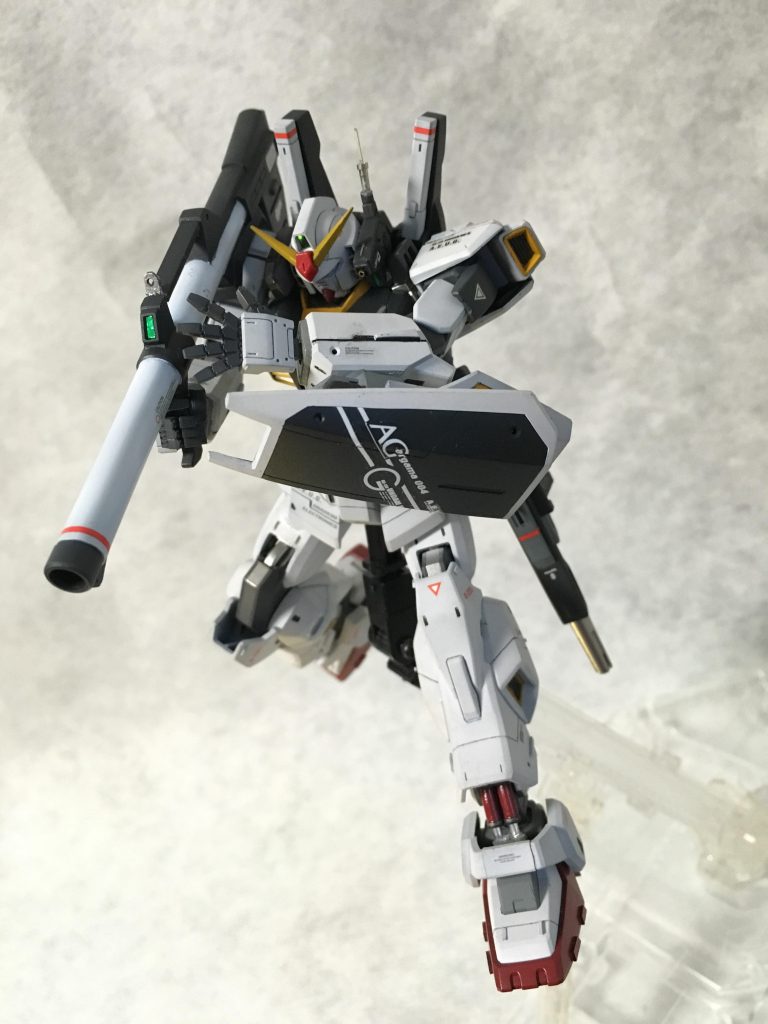 今回1番頑張ったのは足首のシリンダーです。スクラッチでシリンダーを可動化しました。今思うと何でこんなとこ頑張ったのか分かりません。しかも労力の割にほとんど目立ちませんでした。