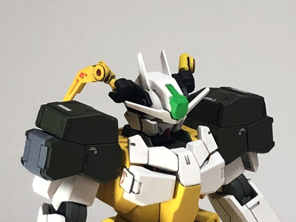 『頭部アップ』
ウイングゼロ炎のライフルのクリアパーツを使い、ハルナのツインテールを再現しています。根元からボールジョイントで可動します。