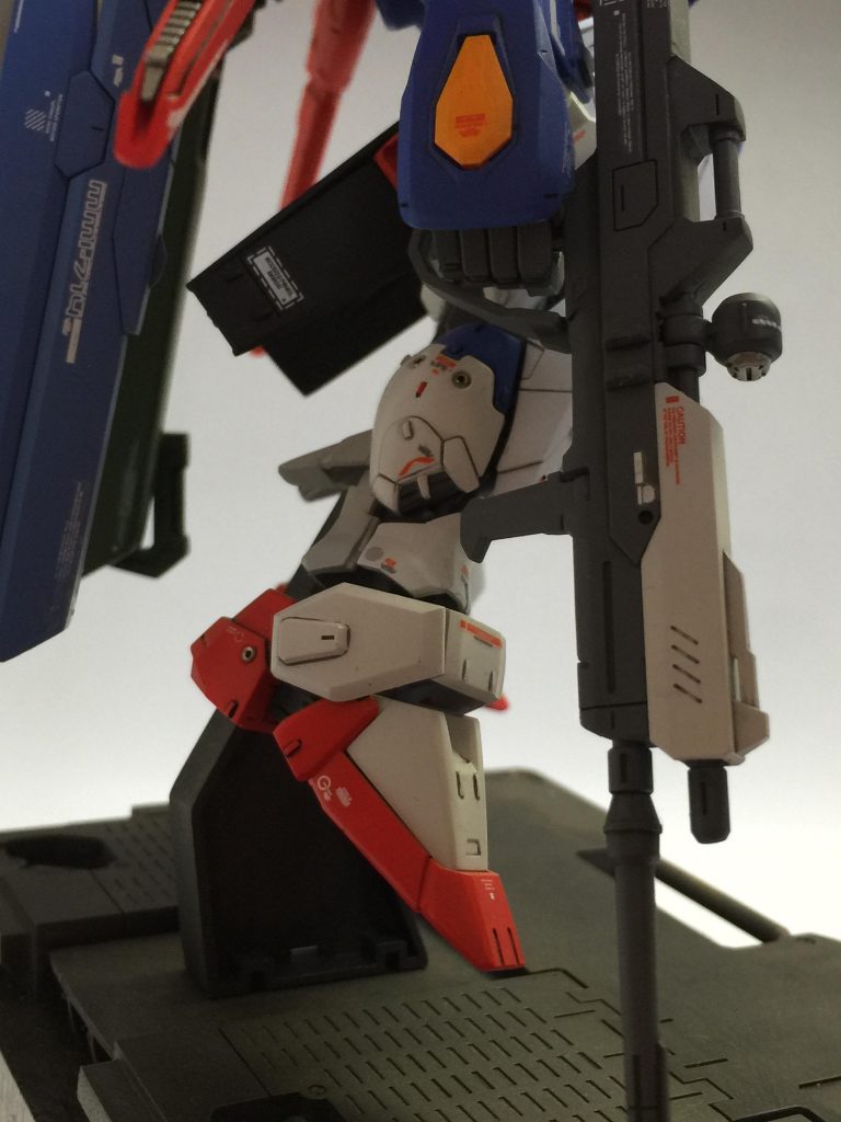 ワンポイントでメタルパーツを使用しています。