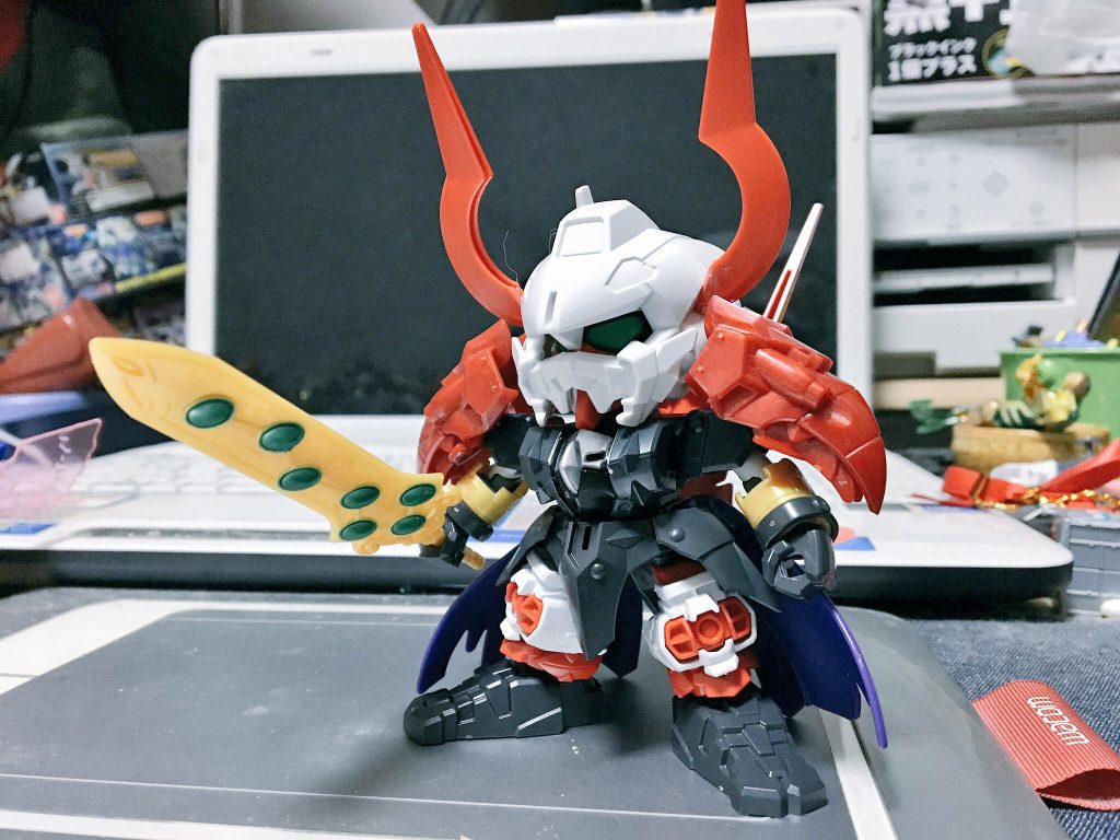 ツノを戦国アストレイから切り出してつけてみました。