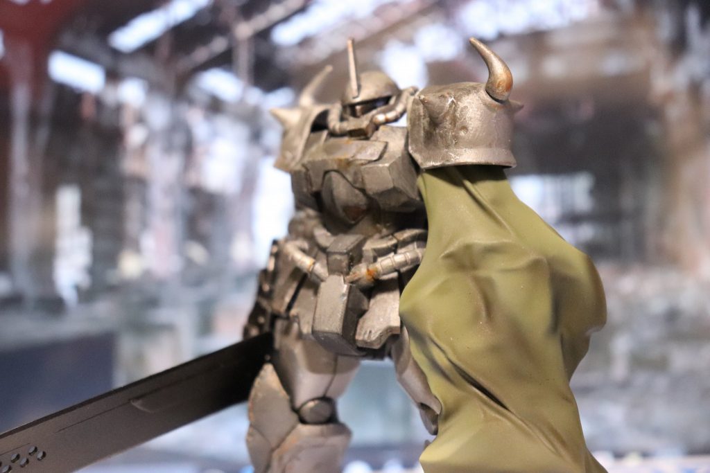 モノアイも破損して
連邦系のバイザーを使用してる設定にしてます