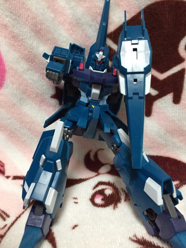 腕部グレネードランチャー
ゼータやリガズィと違って開閉ギミックはありません。