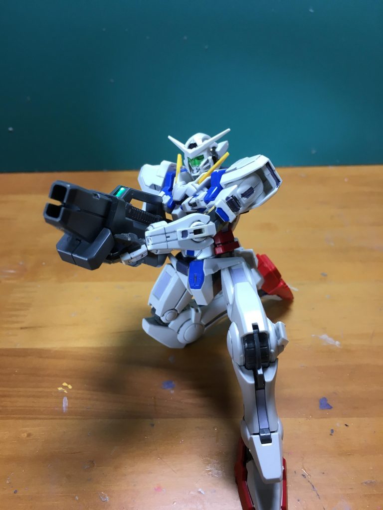 　塗装はガンダムマーカーです。
青＝ガンダムブルー
グレー1＝同グレー
グレー2＝同メカグレー
緑＝同アイグリーン
黒＝同ブラック