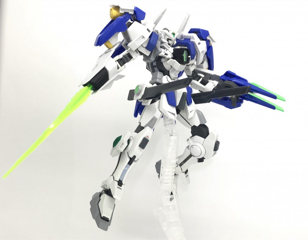 高機動汎用型装備。
アヴァランチユニットは、肩を分解して付け替える方式ではなく、アストレアの肩の上部パーツのみを付け替えるようにしています。