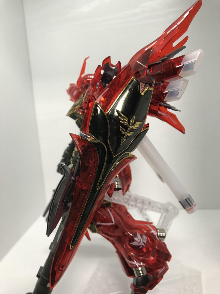 金メッキのエングレービングも非常に映えます。