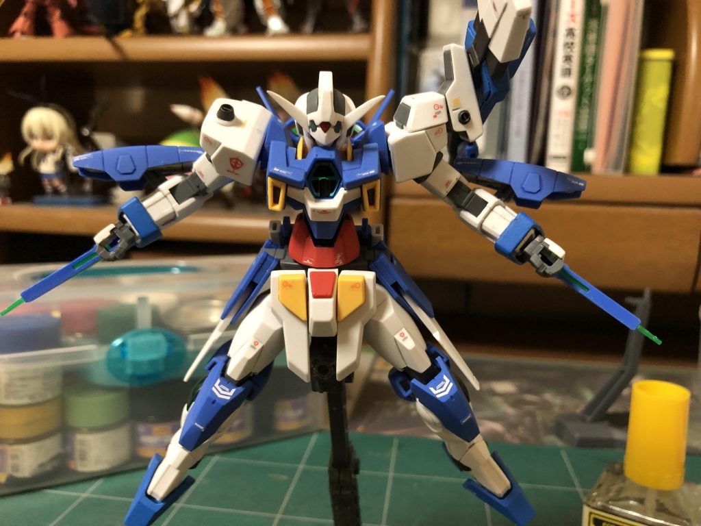 ・*モード･センテレオ*(特殊モード)
アームカバーを展開、腹部のスライド、腕部装備のSビットの位置を変更することで機体の排熱性能を強化、これによりエネルギー消費可能量を増加させることに成功した。

この状態の排熱時に発生する煙は蒼く煌めく。