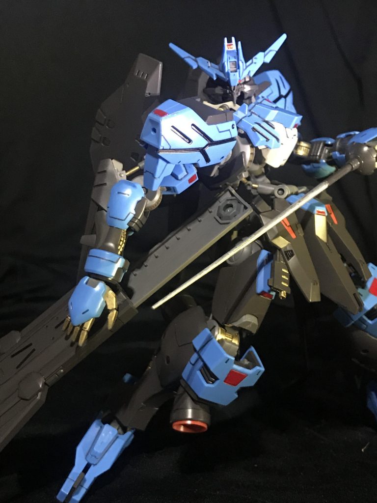 バーストサーベルは刀身をシルバーのマーカーを塗りました。