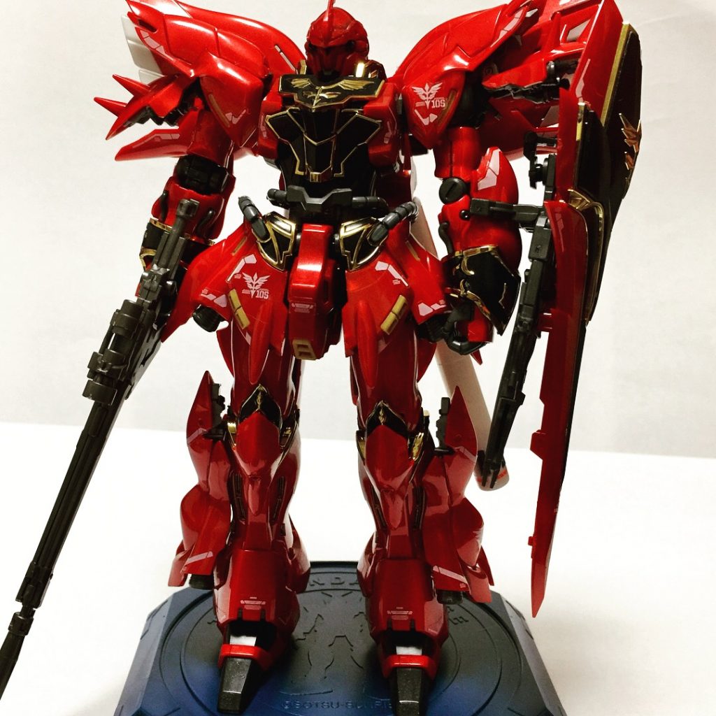 パーツひとつひとつが柔らかくて不器用な私は苦戦しましたwww
また組み方が悪く足のパーツはすぐ外れちゃっているが気にしないwww