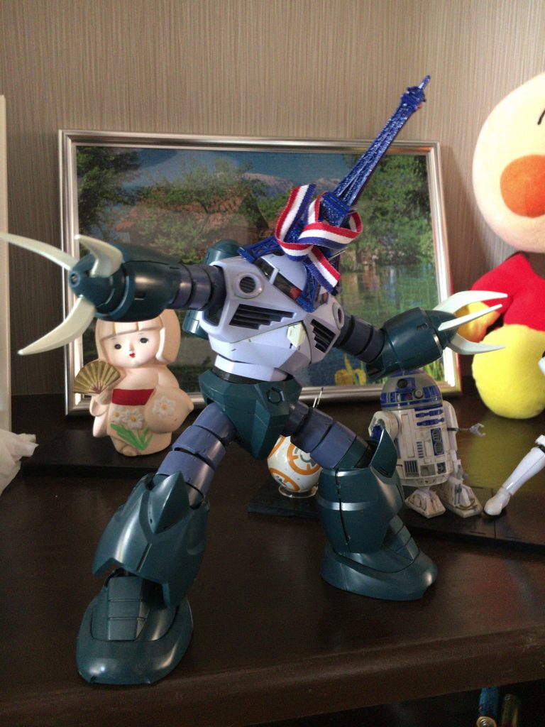 なぜか頭にフィットして落ちません。