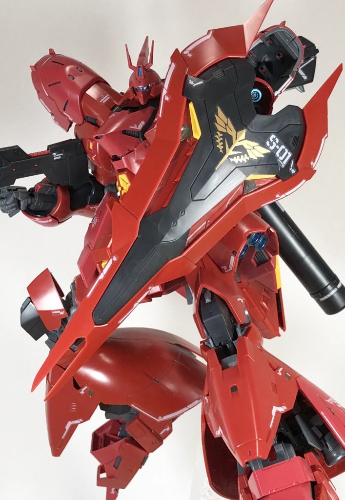 手首と腕部分を引き出すことが可能で可動範囲が広がります。