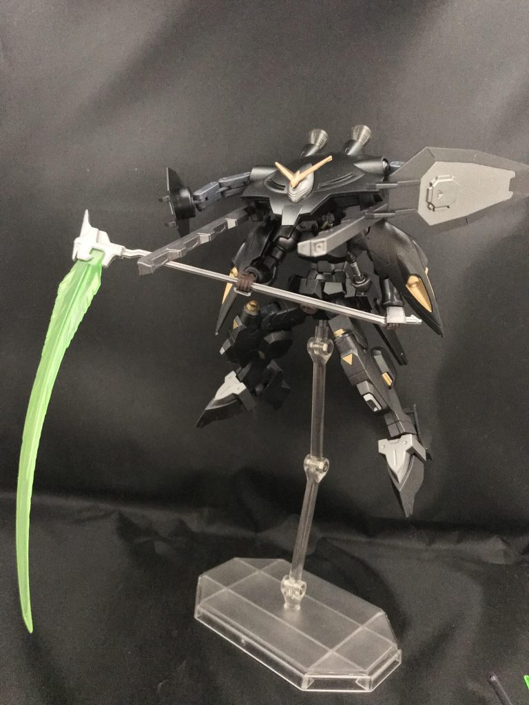 バインダーガン付属のサブアームとアームアームズに付いていたジョイント2つずつに、ドリルで穴開けたフォビドゥンのアレを繋げました。
思っていたより深く被れました…。