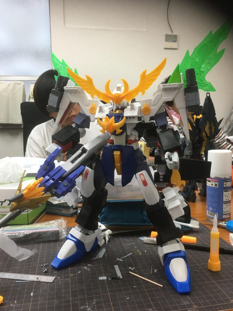 大まかな全体像ができた時の写真です。
大まかな部分は超機動大将軍+HGUCサイコガンダムでできています。