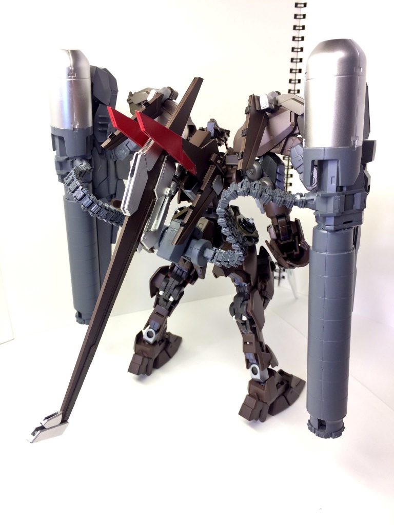 バックショット 
スタビライザーはプラ板からの切り出しにパーツを付けたもの
伸縮機能は無いですが倒れた時の保険とバランスを取ってます