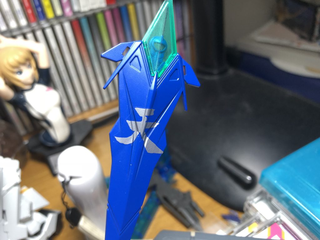 反対側のバインダーにはベルテクスデカール「漢デカール02」の「天」の字を使用。凹凸の多い箇所なので難儀しました…