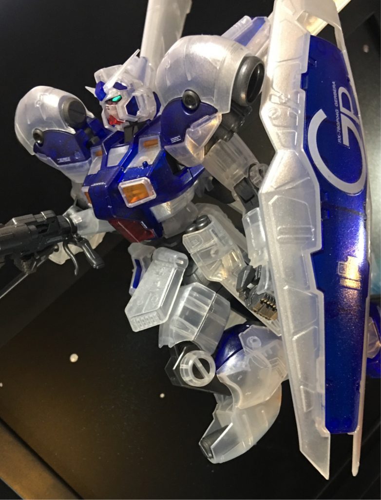 写真では分かりにくいですが、逆にGP04は裏地ラメ塗装とパールコーティングによって幻想感が出るように工夫しました。