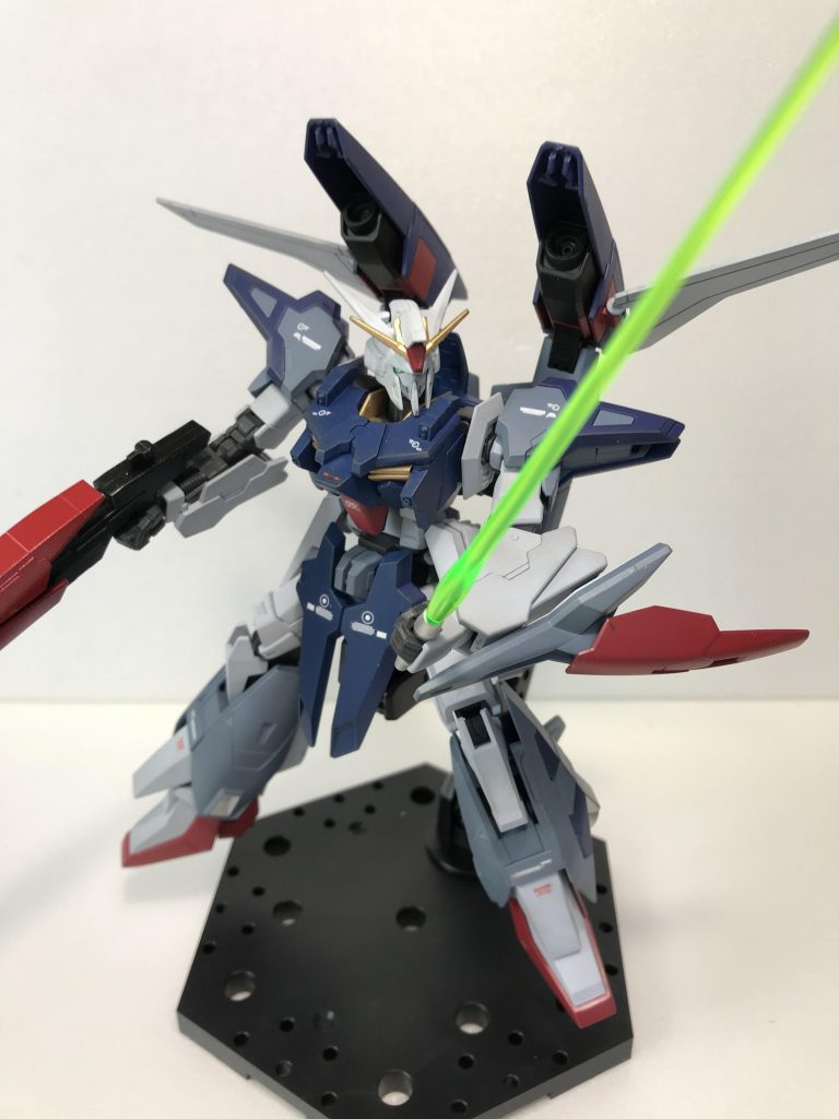 実際に製作してみると、ベースのZガンダムがよく出ています。オリジナルパーツも思ってたよりも多いですね。