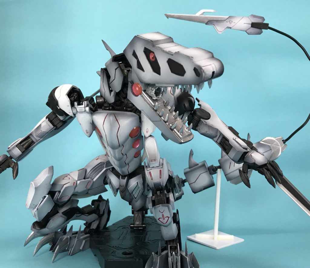 「生物的な造形」を考えて関節を配置したのでポージングは結構自由
難しいのはカッコイイポージング探し