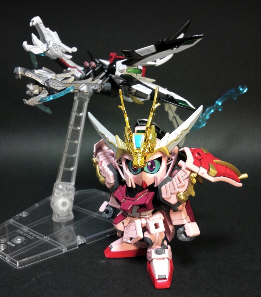 鵬の神器は、双首龍をイメージしました。