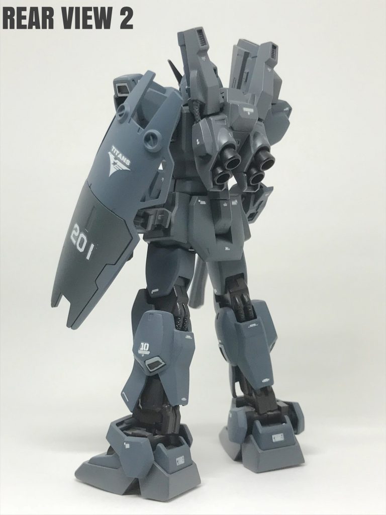 当機は旧HGUCですが、人によっては
こちらの方が好みの方もいらっしゃる
のでは？
リバイブ版も作成しているので、今度
比較用のツーショット写真を投稿したい
と思います。