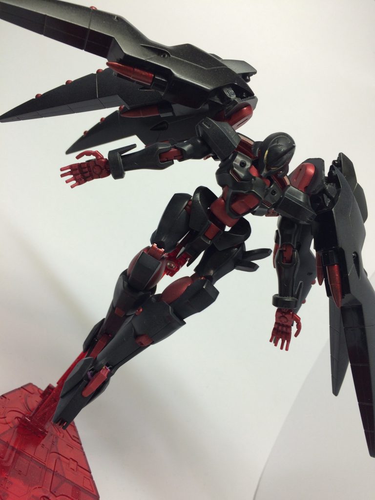 ルシファーのファンネルを切り離し背部パーツに改造