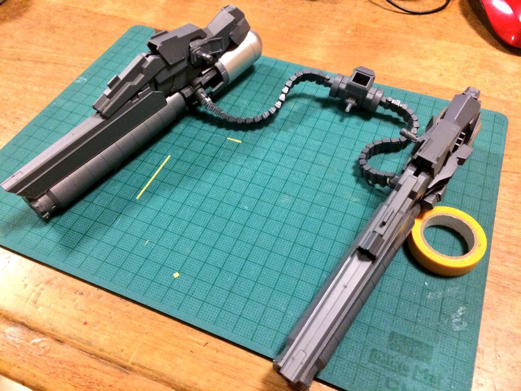 メデューサ単体です
大きさはHGのガンプラ程ですラファエルのセラヴィーなどのパーツを使用