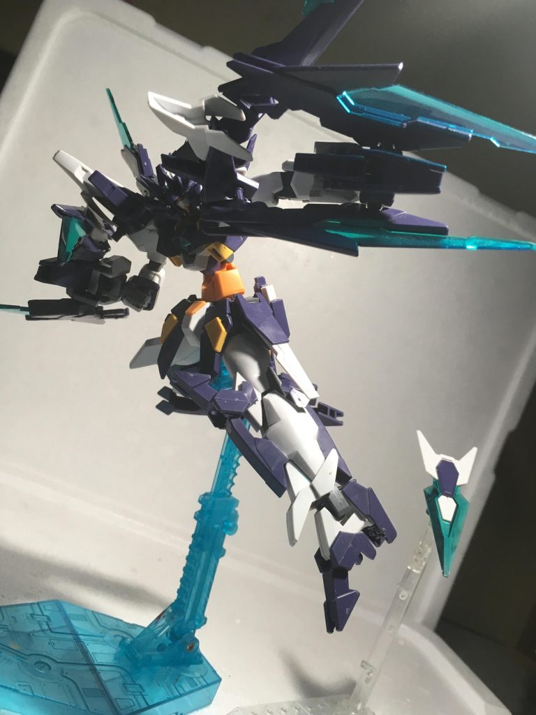 FFクロー（Fファンネルクロー）
ファンネルを腕に纏わせて相手を引き裂く！