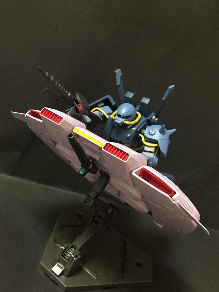 ランナー塗装からのスミ入れで簡単仕上げ．毎回思うけどこれに二機も乗せられるの…？難しくない…？