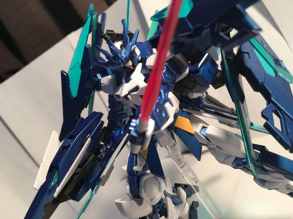 武装2
サイドアーマーに付いている「ビームサーベル」2本