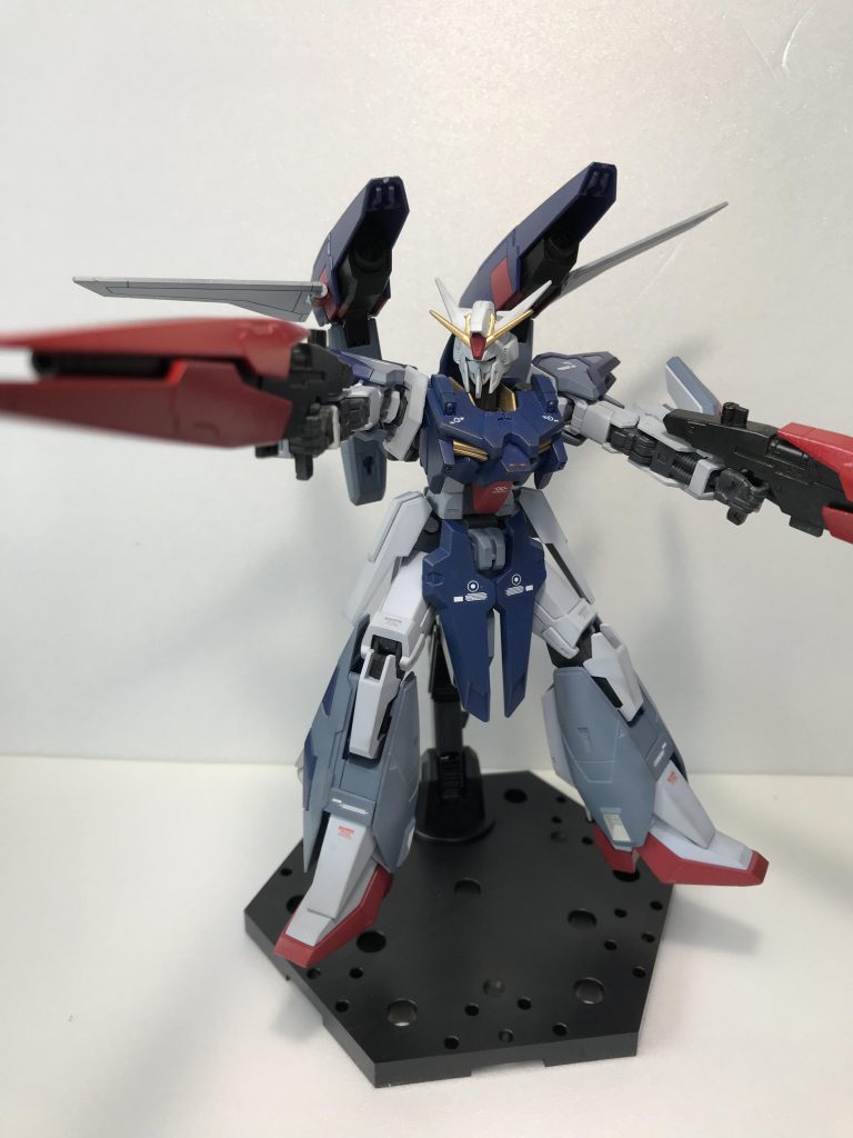 ツインハイパーメガランチャー！
背面のフライングブースターから分離させて広域の制圧射撃をおこなう。