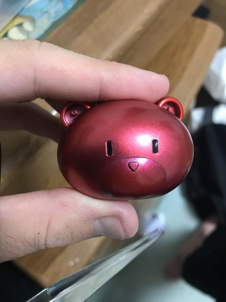 本体は黒サフ→シルバー→クリアレッドのキャンディ塗装仕上げ