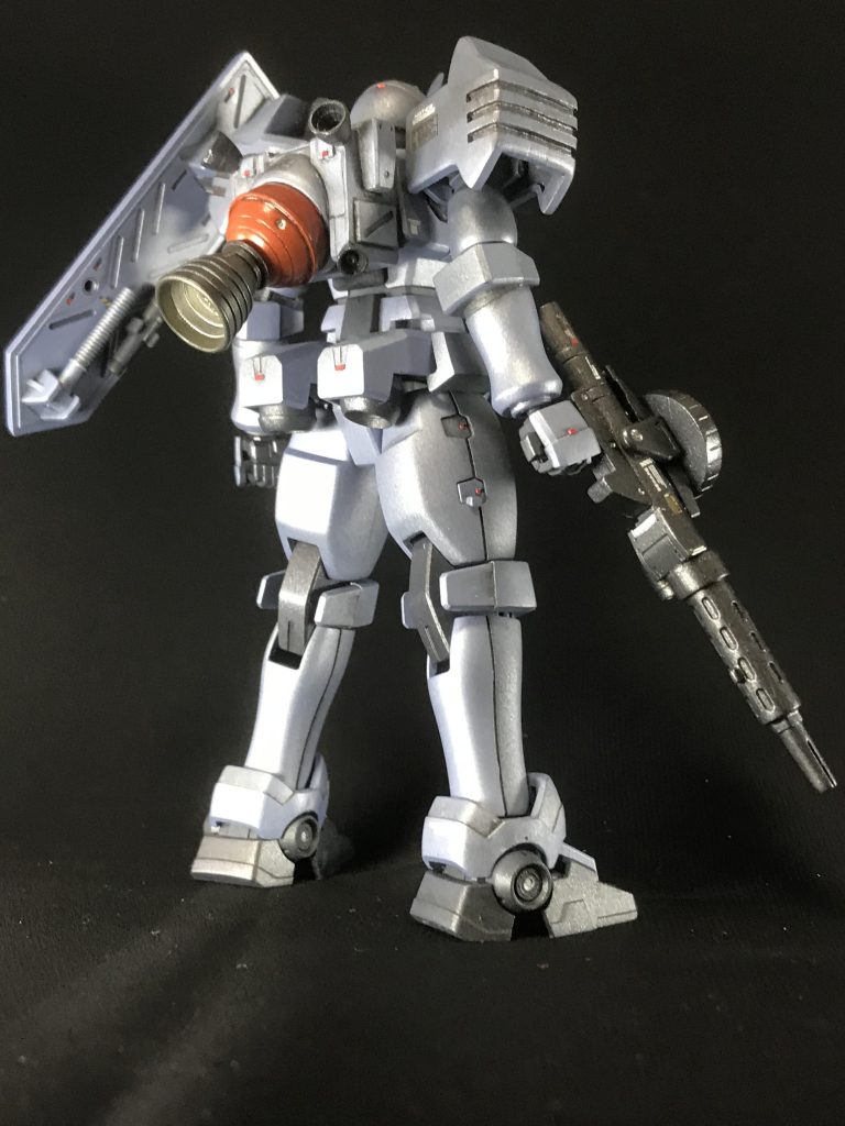 バックパックもリーオーサイズに合わせるために小さくしました