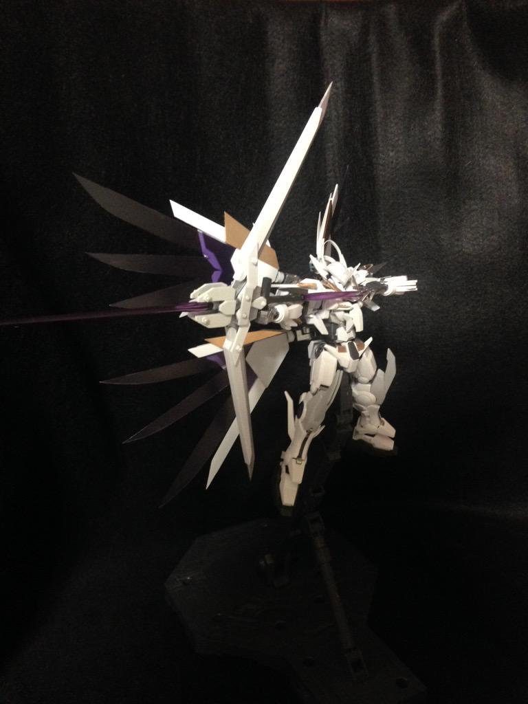 剣と弓の変形武器です。