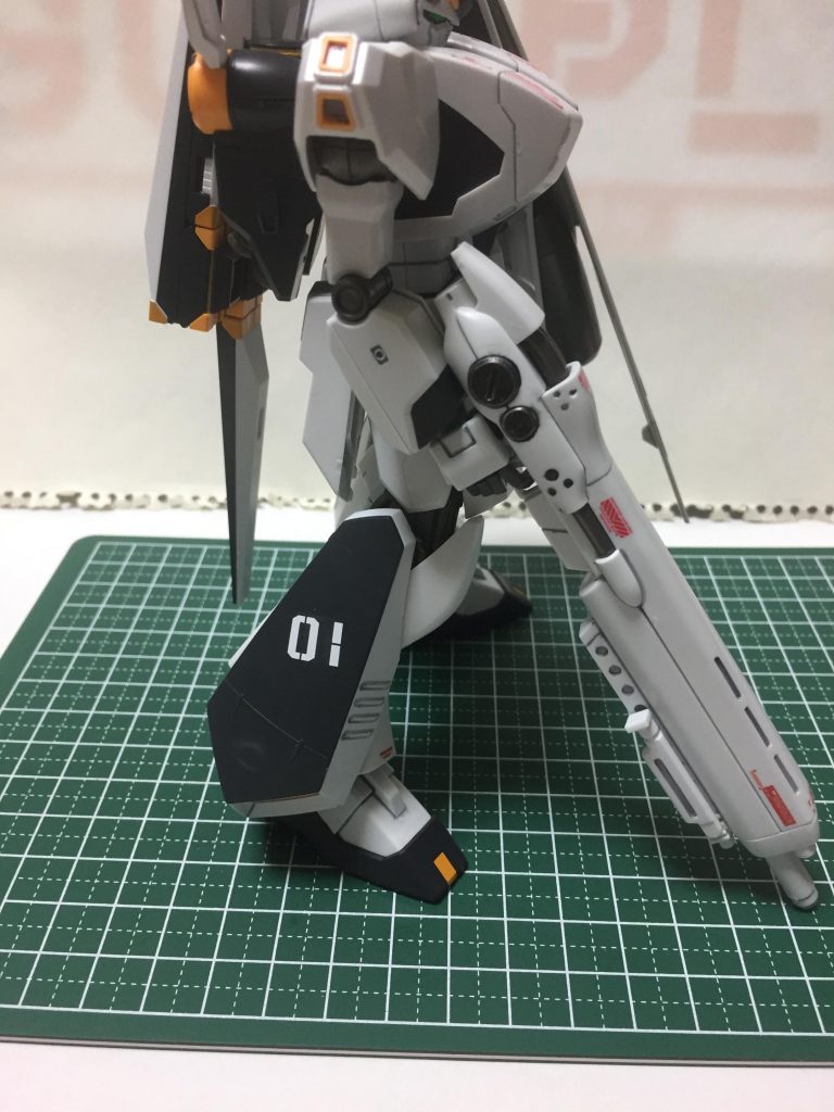 νガンダムHWS–4枚目/制作者：指切り抜刀斎(デザインナイフ)