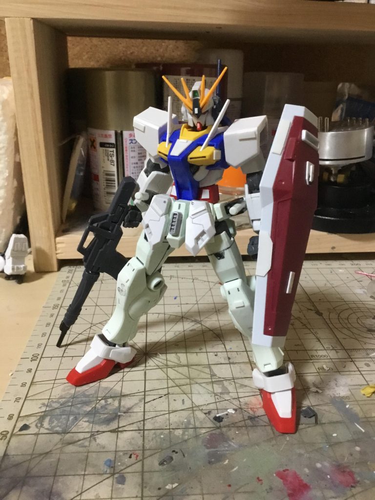 塗装前です。簡単にプラ板でディテールアップを行なっています。