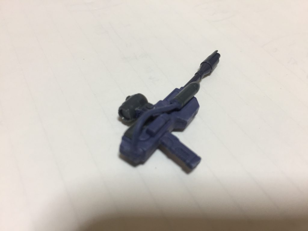 BR-64はストライクノワールのビームライフルショーティーにゲルググの改造で捨てる予定だったビームライフルのバレル、ザクllのミサイルポッドのミサイル、MSGアサルトライフルのスコープ、プラモ入れに入ってた銅線、waveのバーニアで作りました。