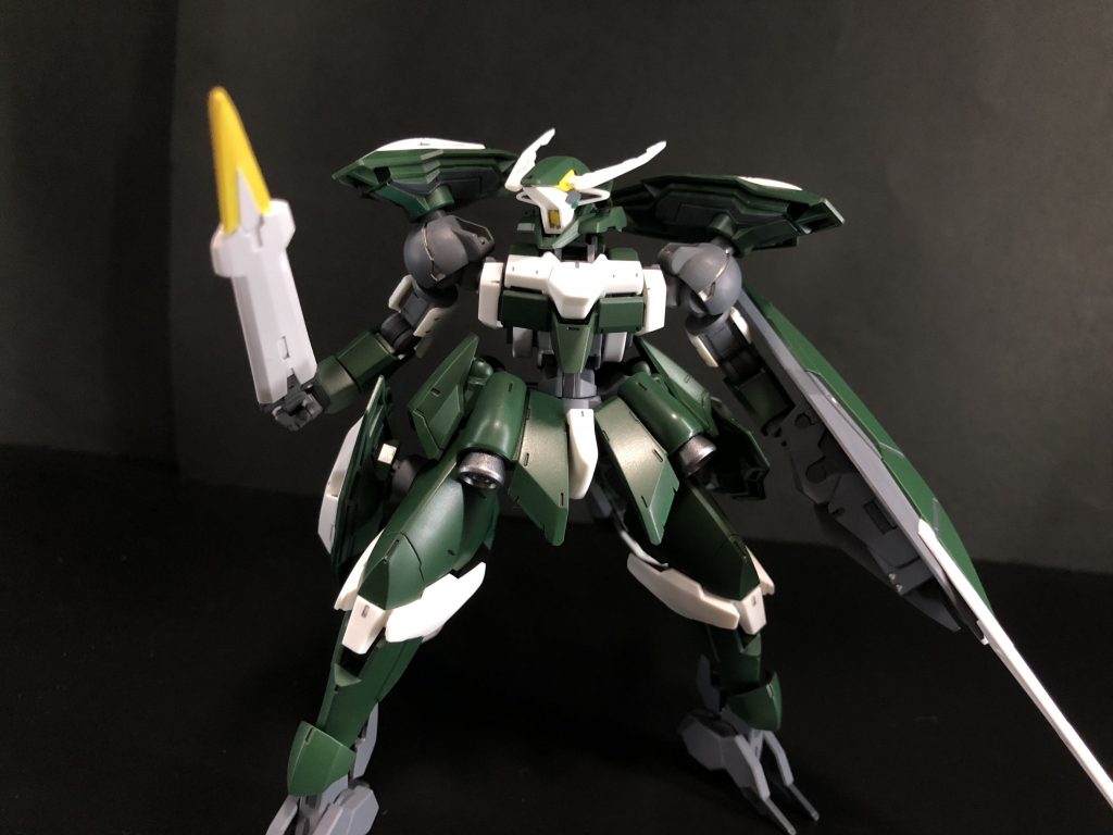 プレミアムバンダイ限定のアリアンロッド艦隊のセットに入ってるレギンレイズジュリアの地上戦仕様です。地上戦仕様って言葉であっているのかよくわからないですが。