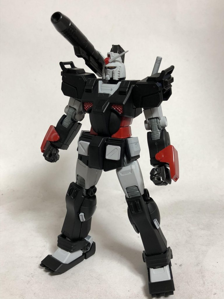 ウェザリング前。狂四郎版はバズーカとサーベルだけという男らしい構成で驚きます。