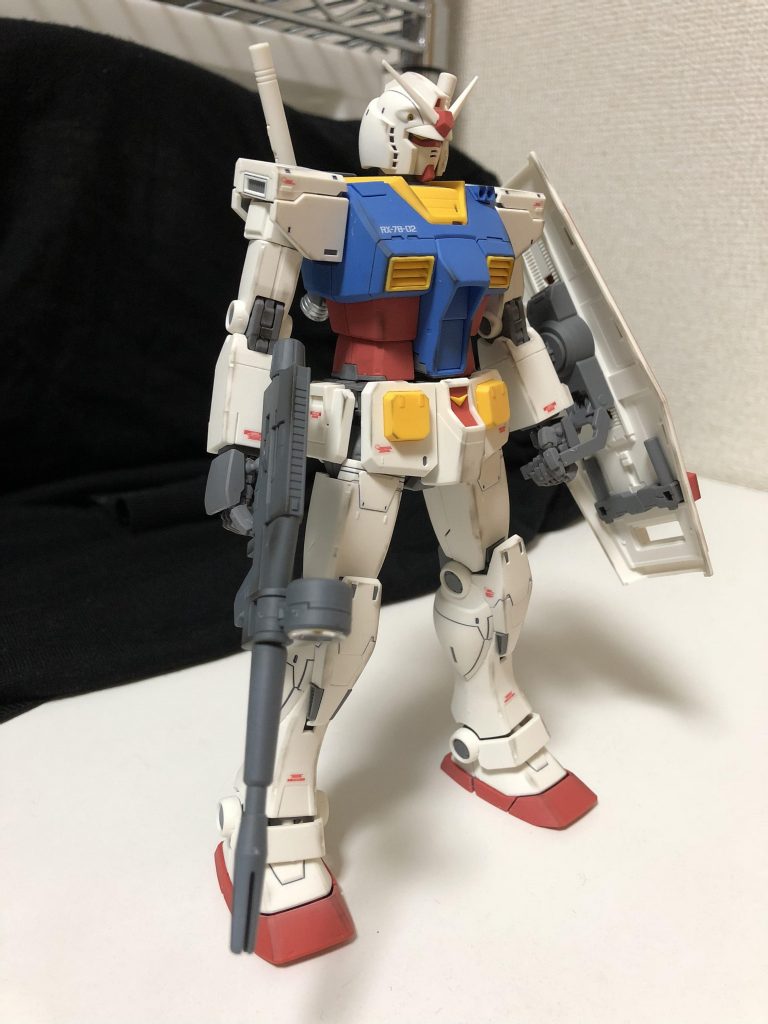 後期型ビームライフルは見慣れた形状ですね。