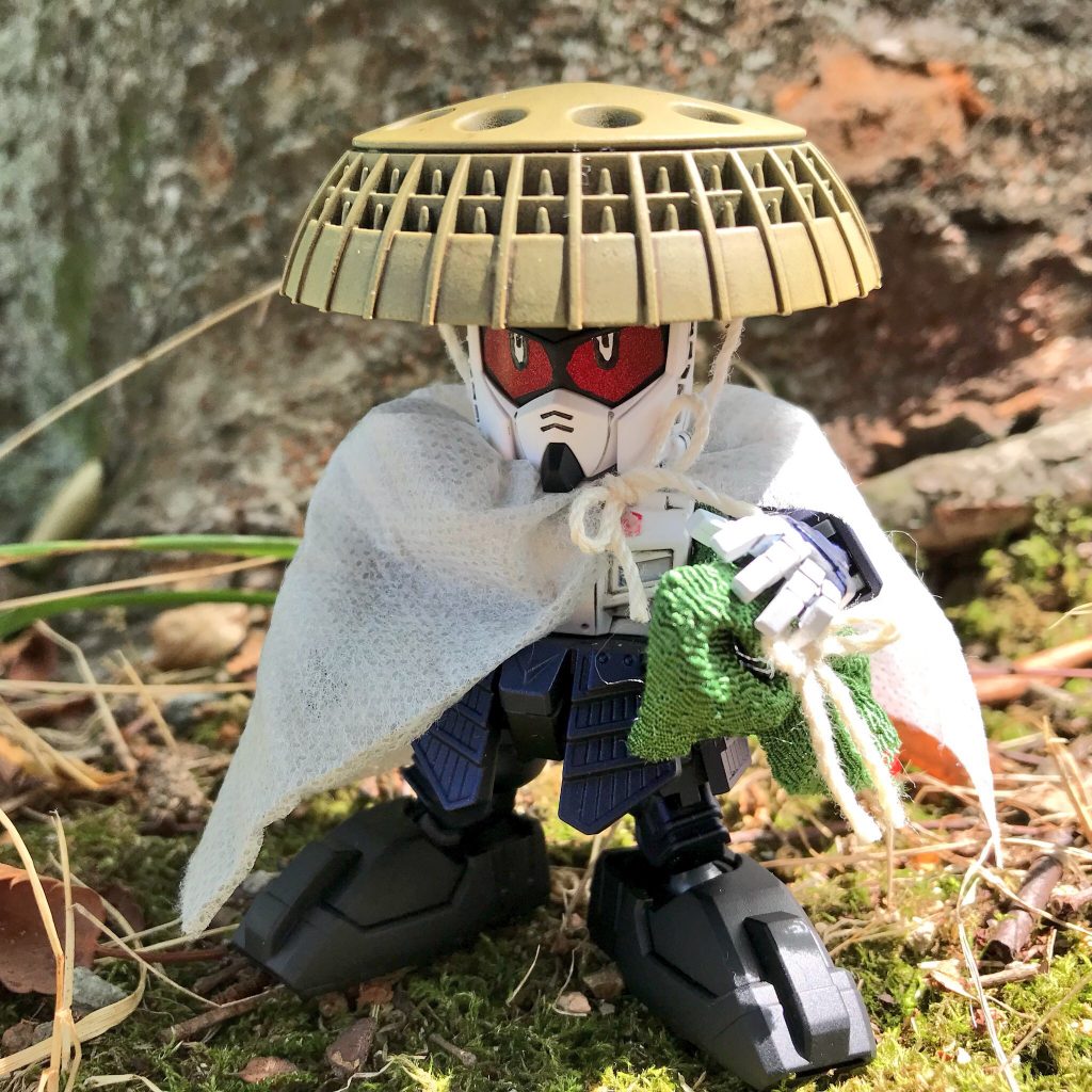 LEGEND BBの武者ガンダムがベースです。
編笠はギャンの盾
足はウイニングガンダム(重りを仕込んでます。)
布は不織布やちりめん布を使用しています。糸はタコ糸です。