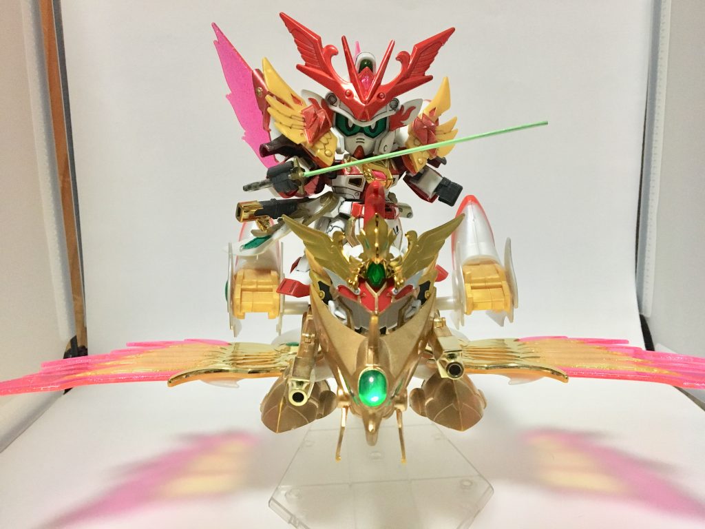 1枚目でもご覧いただいてますが、背中に搭乗が可能です。固定はされません。