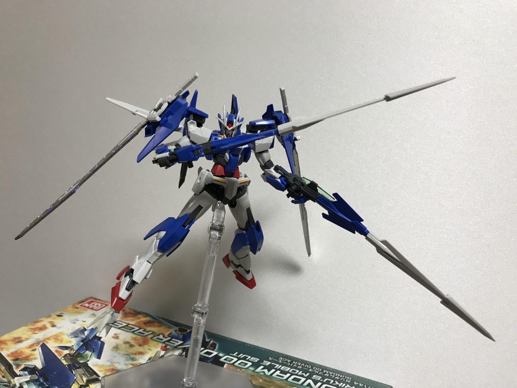 ハイパーGNソードII:射出機能を犠牲にして
ライフルモードとソードモードの威力・リーチを強化しています